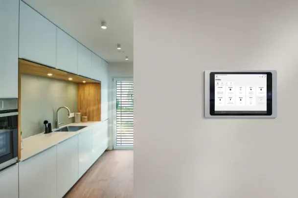 homee Smart Home Hub