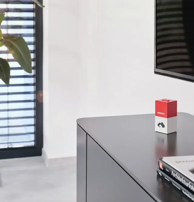 homee Smart Home Hub
